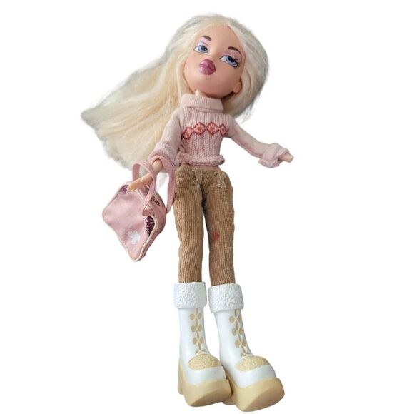 Bratz Wintertime Wonderland Cloe Doll First Edition 2003 Rare w Accessories - Picture 1 of 6